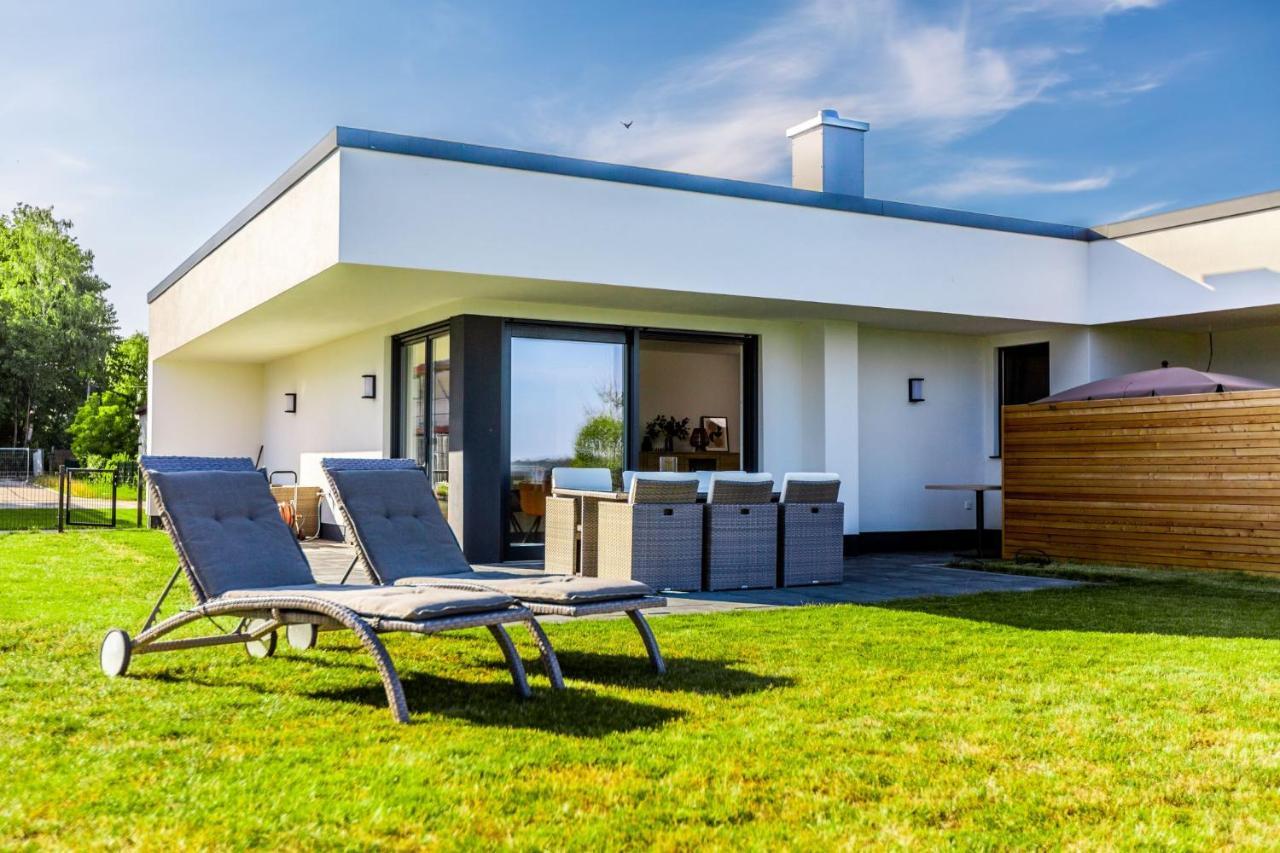Hangar 19 Luxusbungalow Am See Mit Kamin 3 Schwerin  Exterior foto